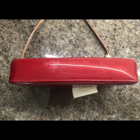 Red vernis Louis Vuitton pochette EUC rose indien - Picture 4 of 7